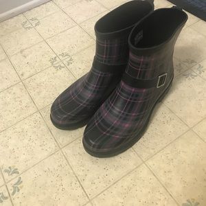 Rain boots size 8